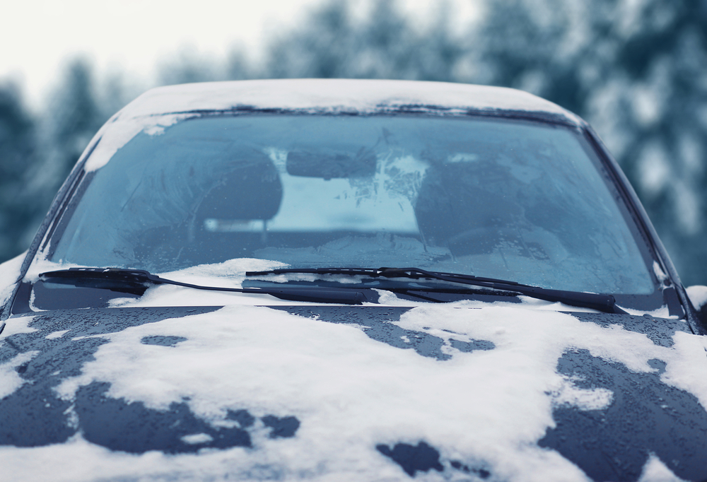 Hogyan gondoskodjunk autónkról télen? – Szélvédő mosó csere