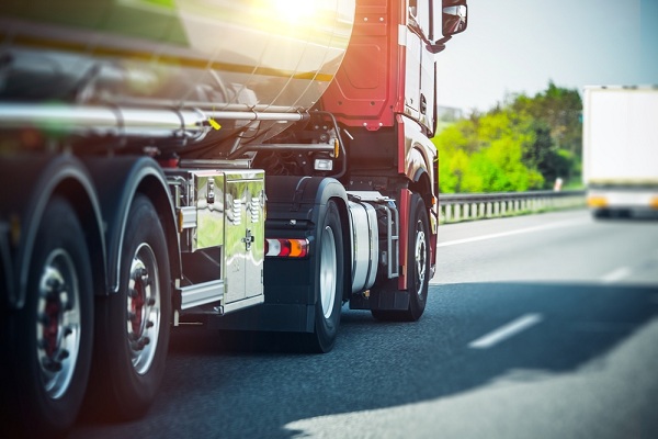 Hogyan oldjuk meg a tehergépkocsik, munkagépek szállítását 4,5 tonnáig?